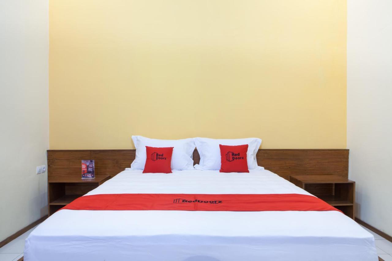 RedDoorz near Baluran National Park Hotel Pandean Bagian luar foto
