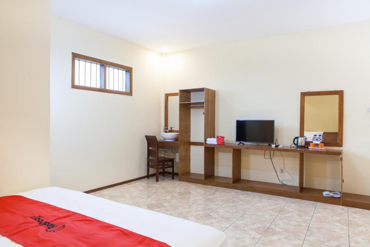 RedDoorz near Baluran National Park Hotel Pandean Bagian luar foto